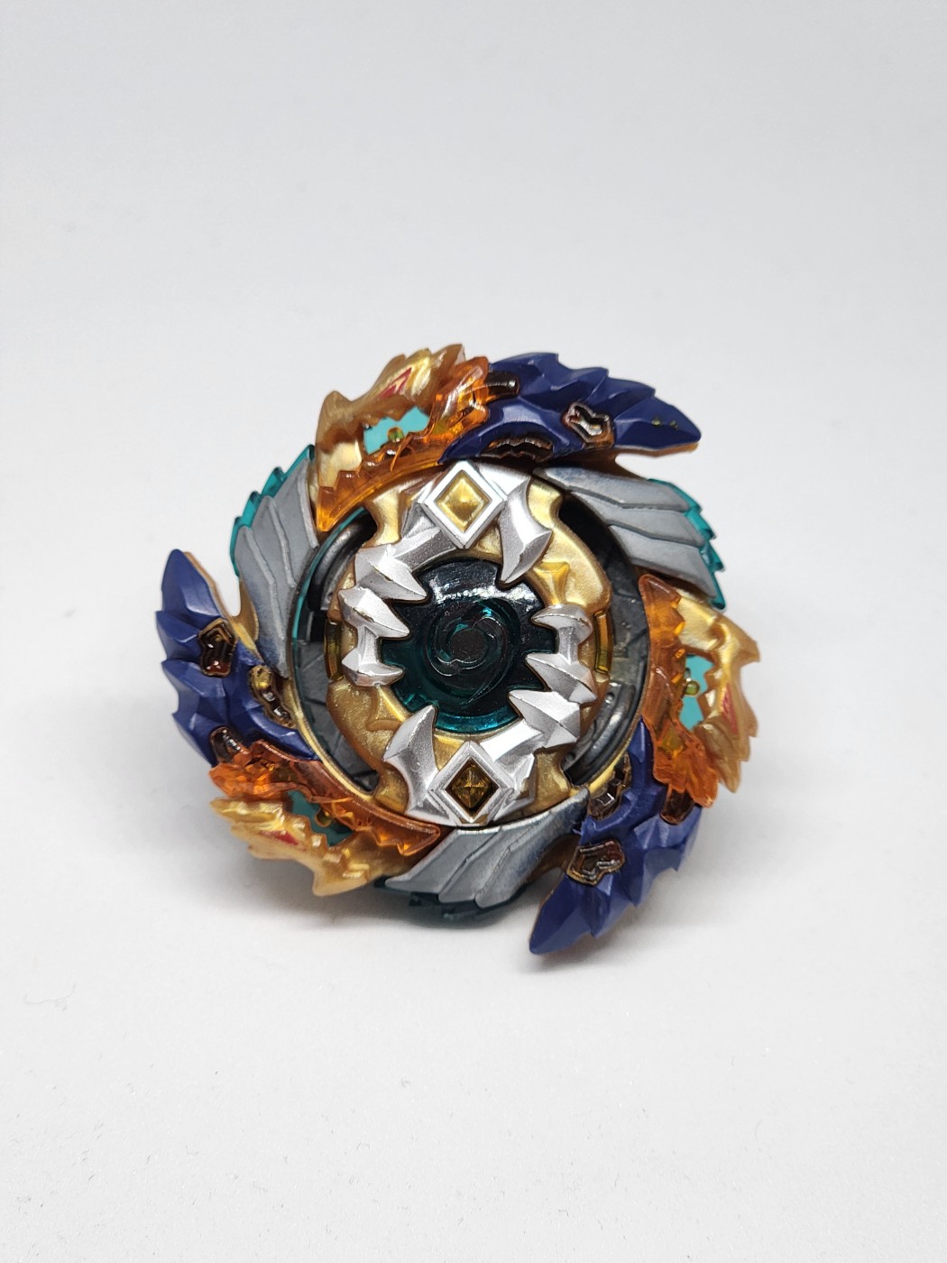 Geist Fafnir (Mid Condition) - Burst Beyblades Beyblade available in Tunisia